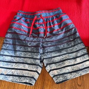 Under Armour Boys Swimsuit Trunks Size Medium YMD